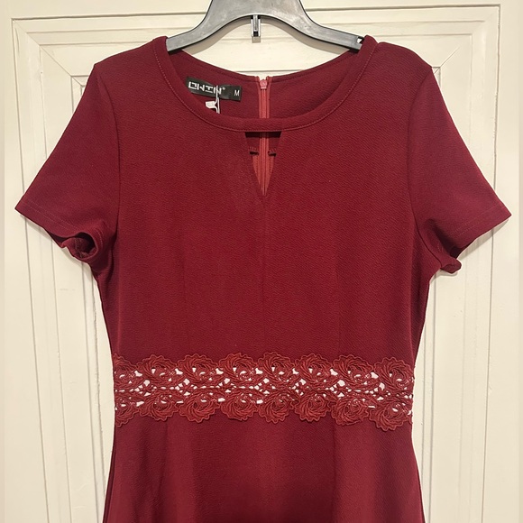 Owin Burgundy Fit & Flare Knee Length Party Dress - NWT - Size M - Picture 3 of 12
